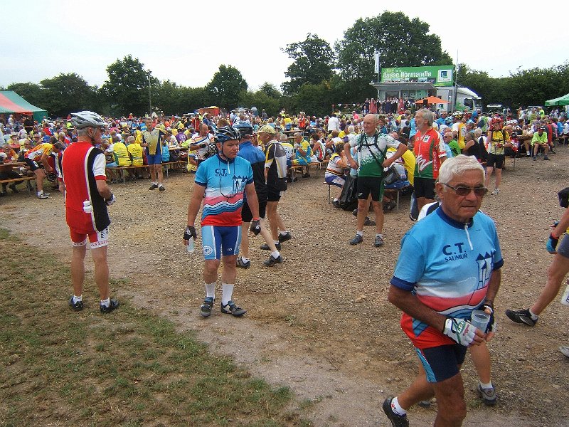 2011-08-01 43 Point de ravitaillement et animations.JPG